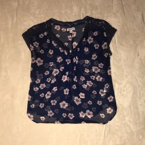 Candie’s Floral, Buttoned Blouse w/ lace detail